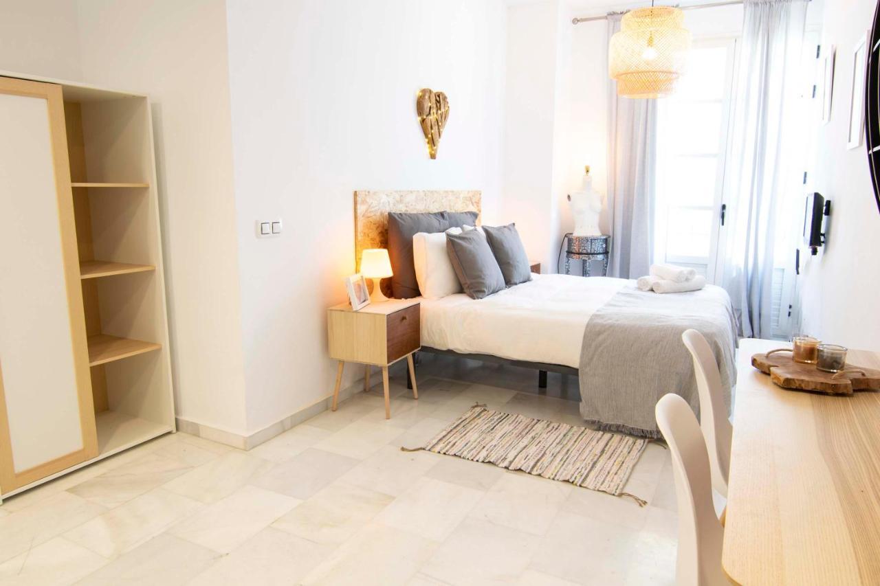 P&P Apartaments Pena Малага Екстериор снимка